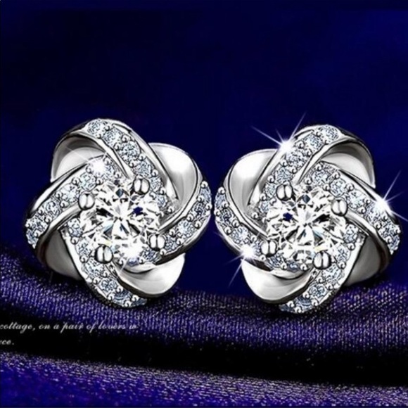 NEW 925 Sterling Silver Diamond Stud Earrings - Picture 3 of 11